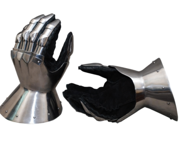 Hourglass gauntlets