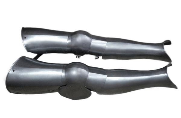 Plate legs with front greaves